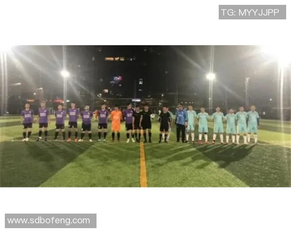 足球球星快闪活动点燃城市激情引爆全民互动热潮