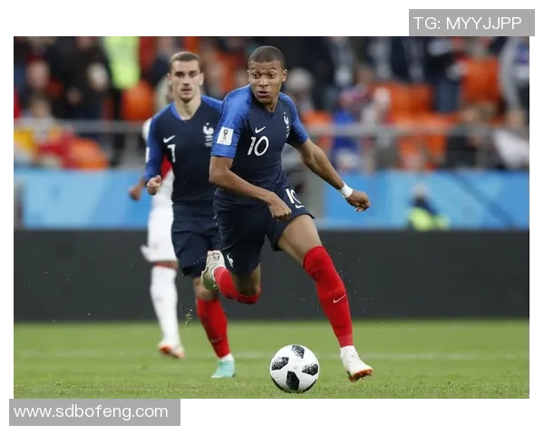 秘鲁足球世界杯代表球星带领球队冲击荣耀历史瞬间回顾