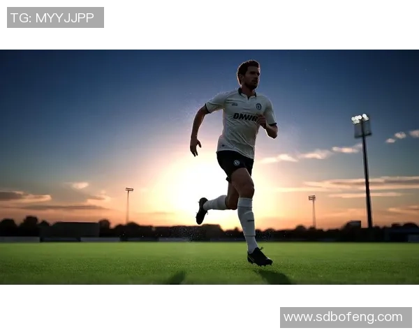 足球巨星风采展示，全球顶级球员竞技瞬间与精彩背景画面相结合